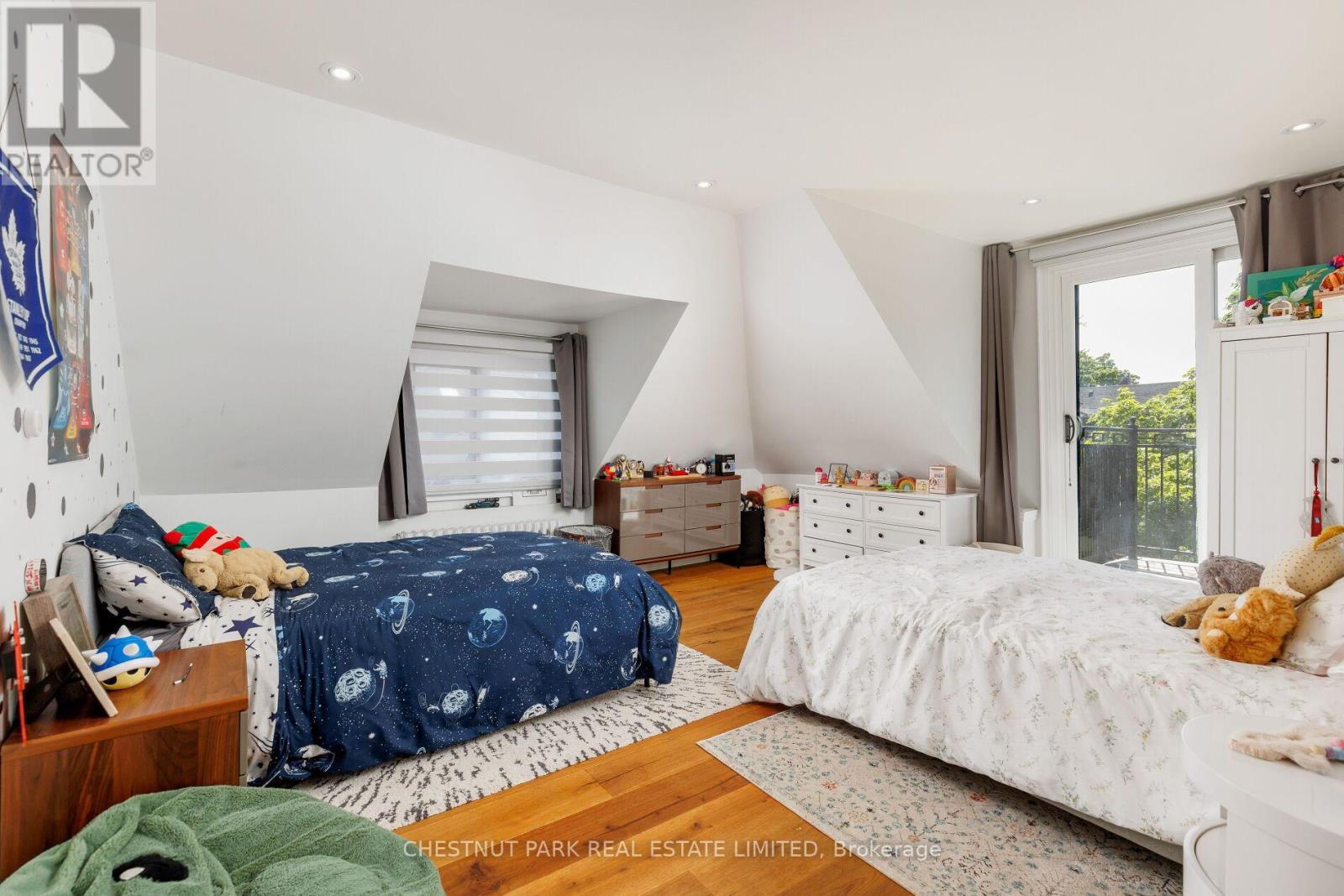386 PALMERSTON BOULEVARD - 32