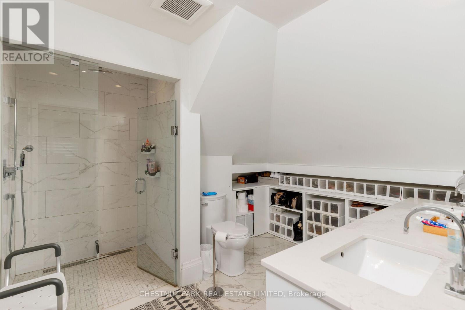 386 PALMERSTON BOULEVARD - 34