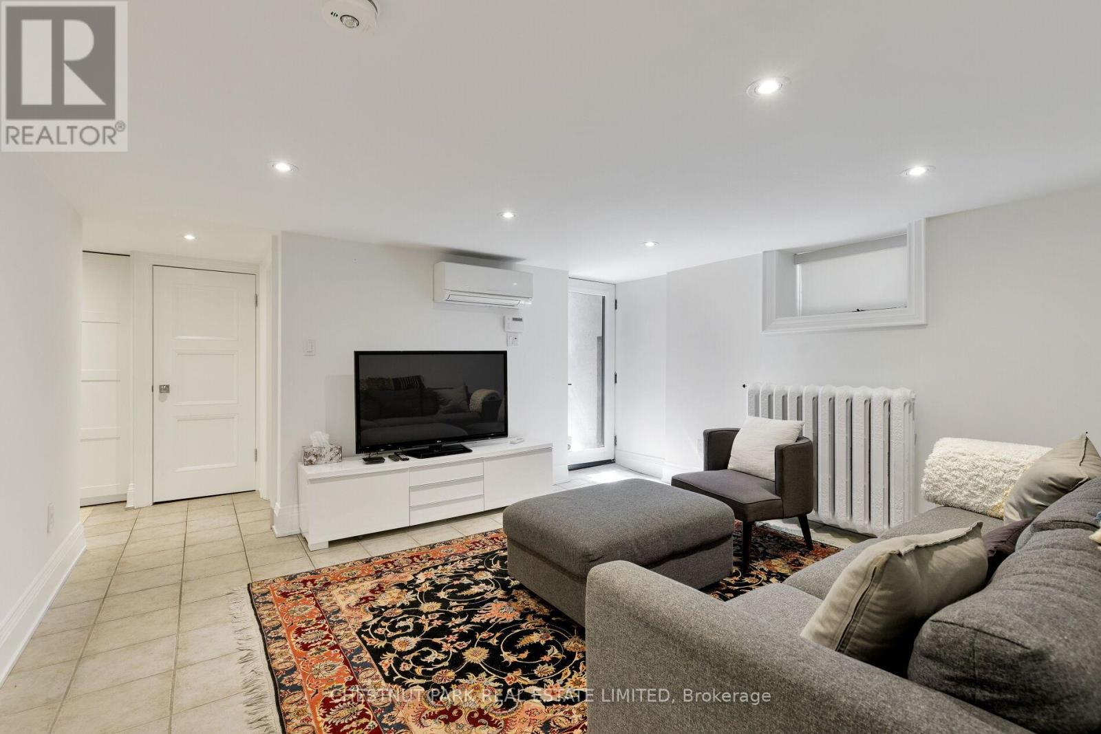 386 PALMERSTON BOULEVARD - 37