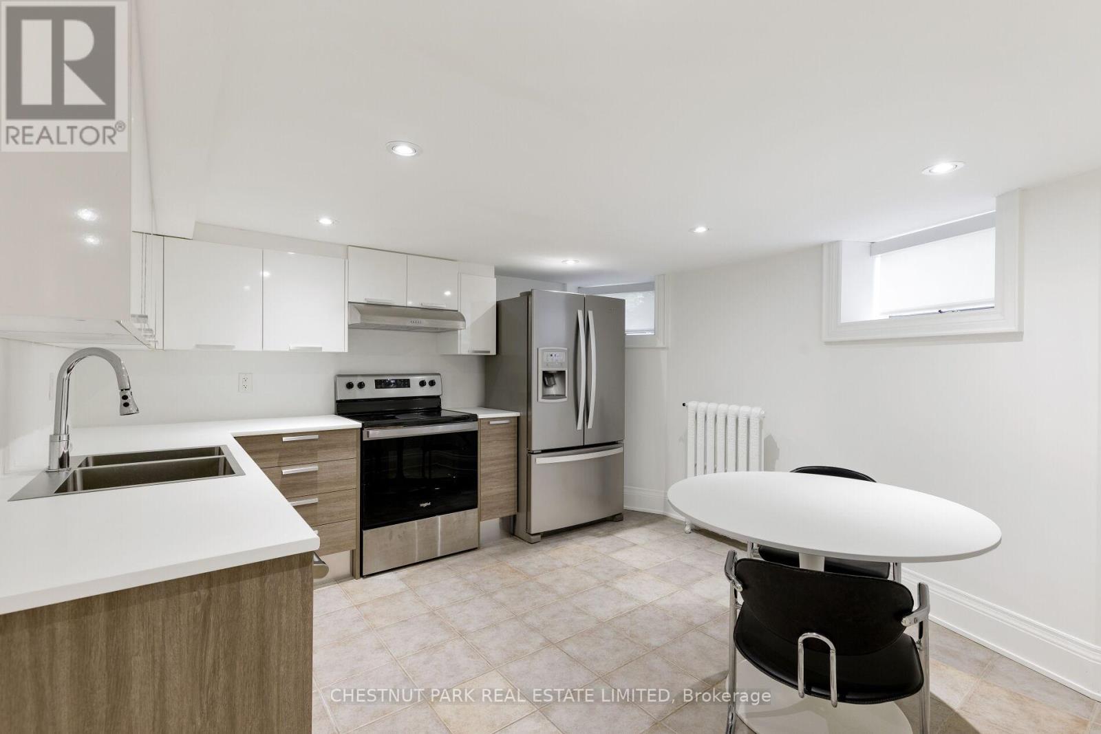 386 PALMERSTON BOULEVARD - 39
