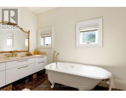 386 Palmerston Boulevard, Toronto, ON M6G2N6 Photo 16