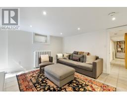 Dining room - 386 Palmerston Boulevard, Toronto, ON M6G2N6 Photo 6