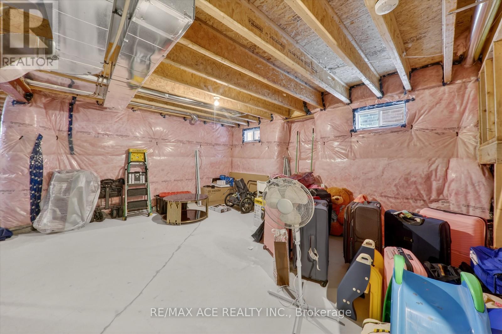 4 SANFORD CIRCLE - 31