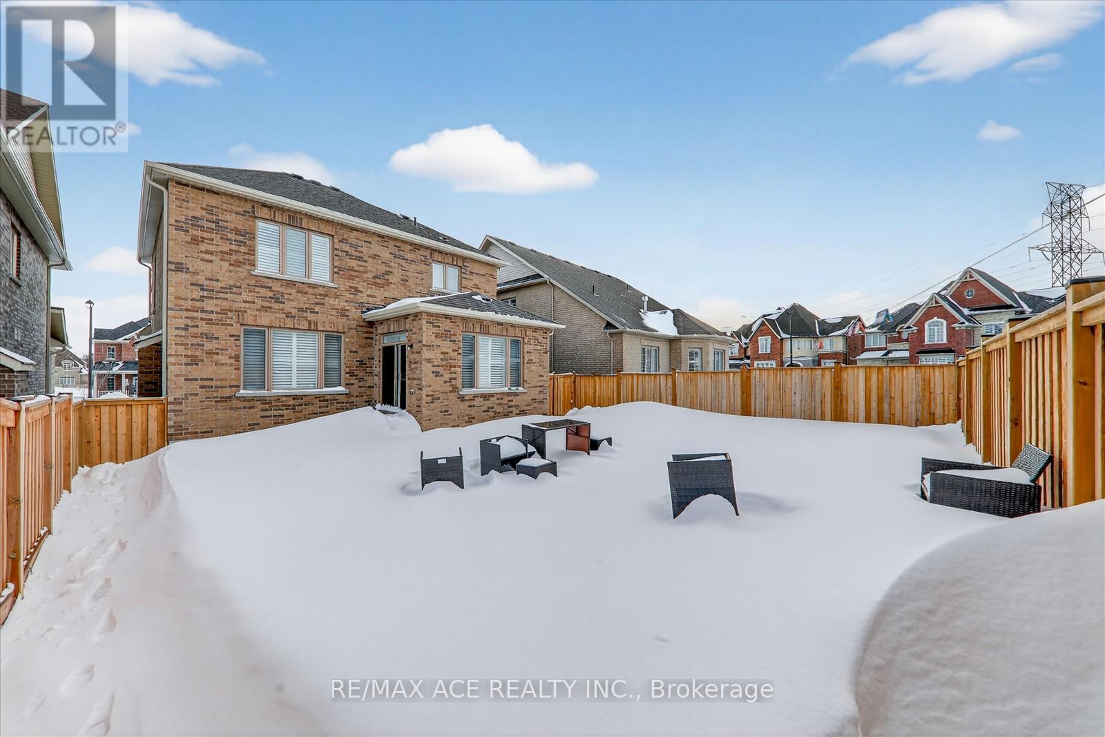 4 SANFORD CIRCLE - 33