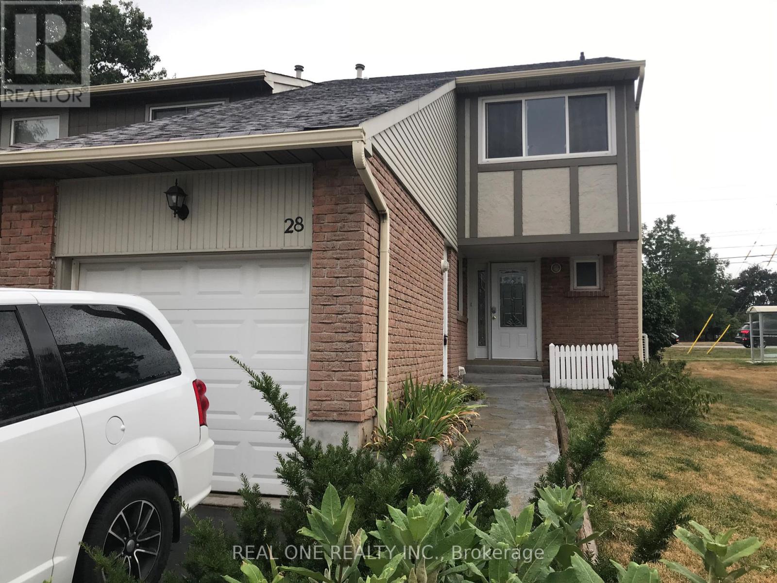 28 - 1580 LANCASTER DRIVE