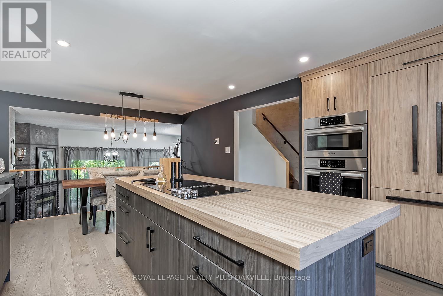 #51 1051 CEDARGLEN GATE - 14