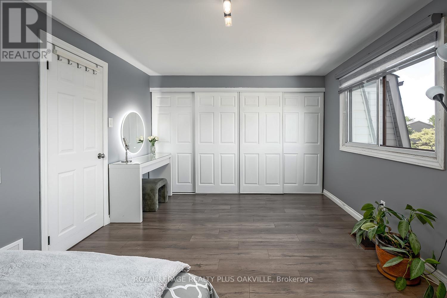 #51 1051 CEDARGLEN GATE - 22