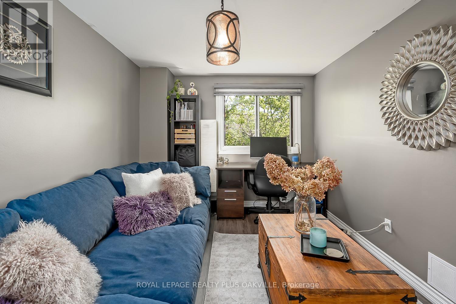 #51 1051 CEDARGLEN GATE - 24