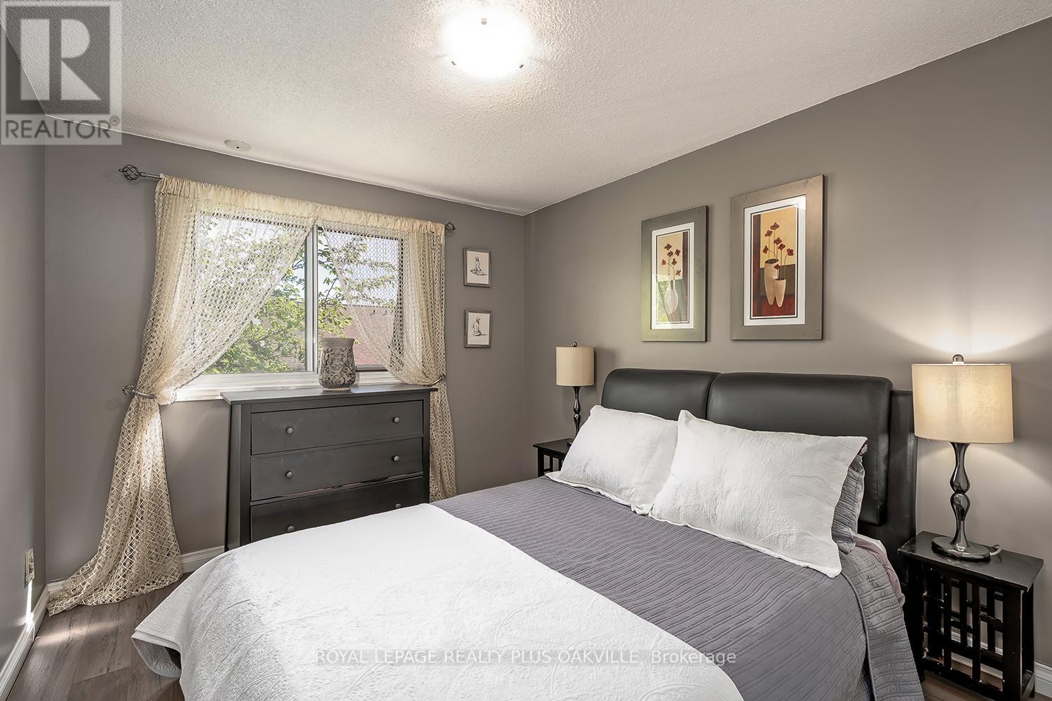 #51 1051 CEDARGLEN GATE - 26
