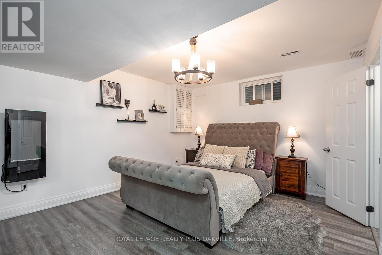#51 1051 CEDARGLEN GATE - 28