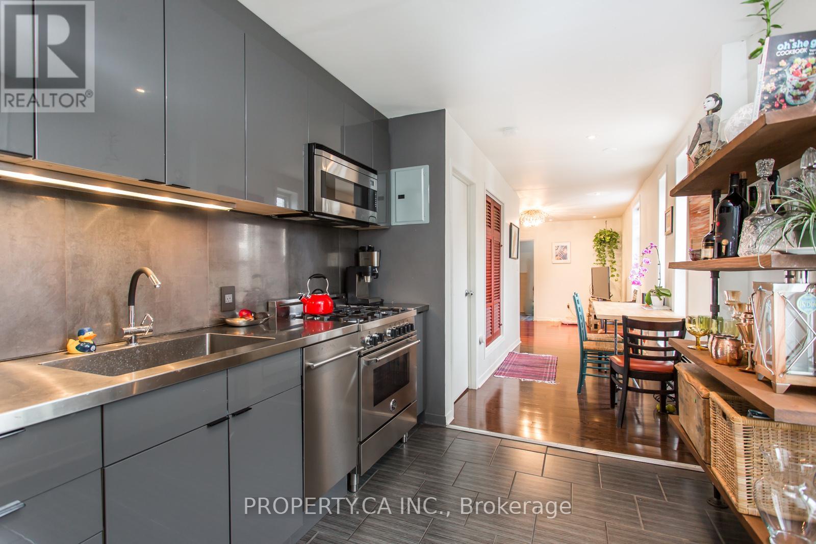 22 BRAD STREET - 3