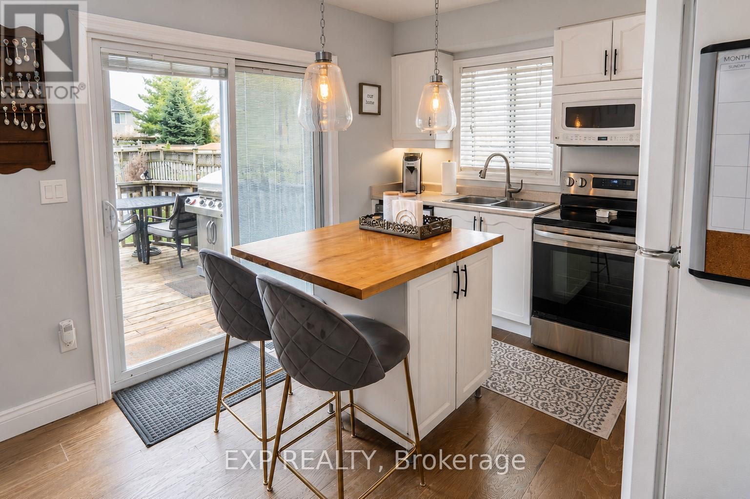 3-bedroom home for sale at 24 LOVELL CRESCENT, Brantford ON · photo 10 of 35