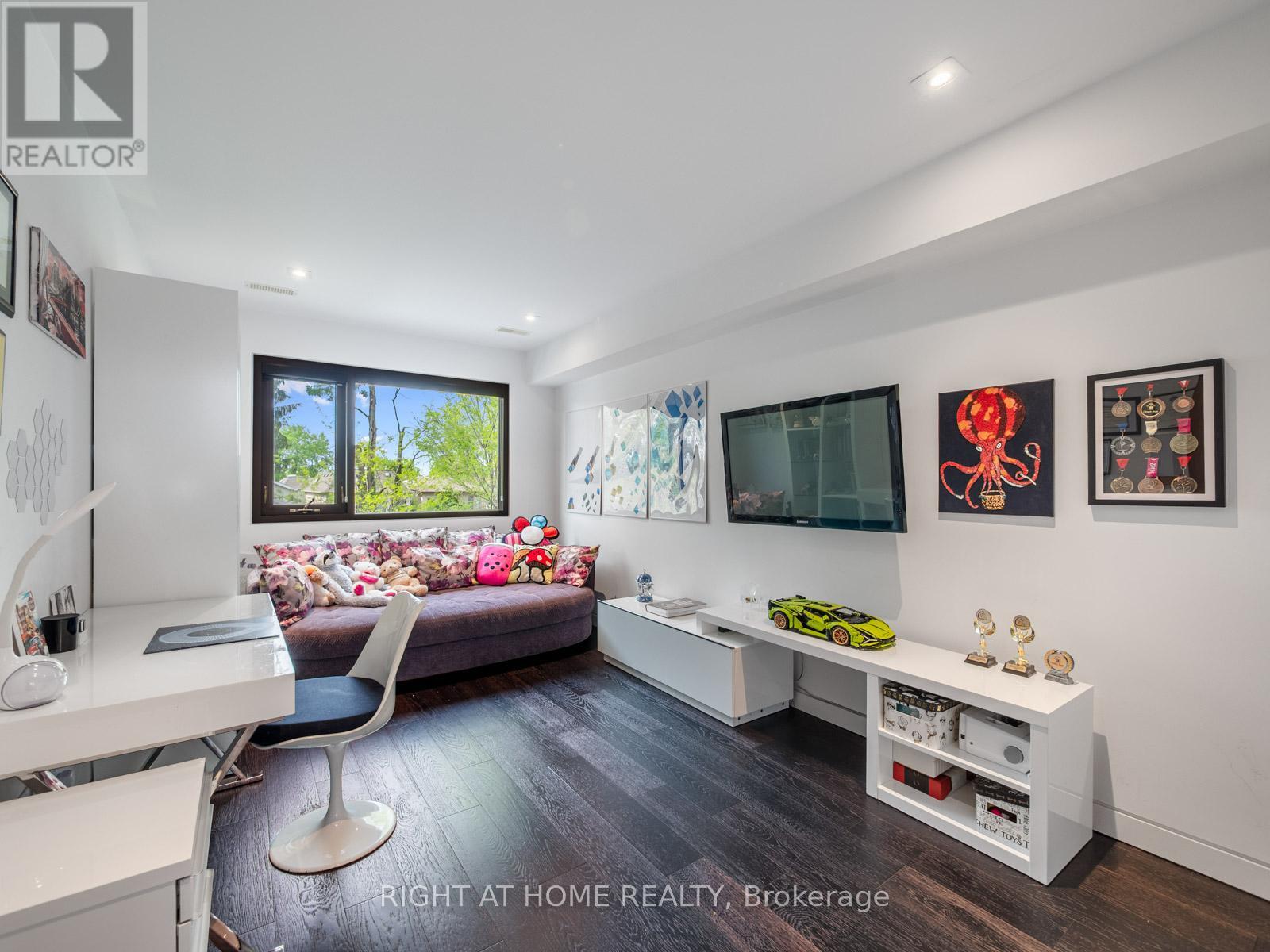 336 MELROSE AVENUE - 18