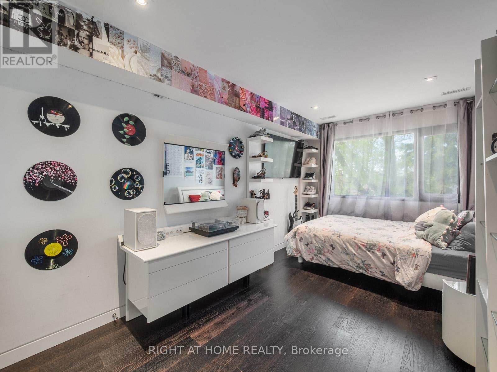 336 MELROSE AVENUE - 19
