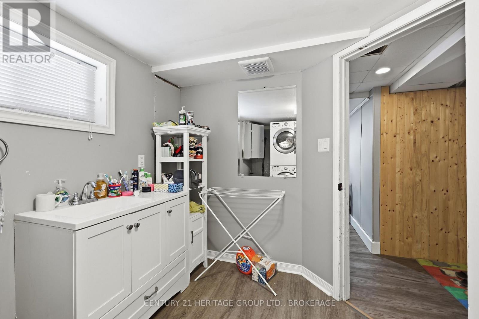 155 CARRUTHERS AVENUE - 26