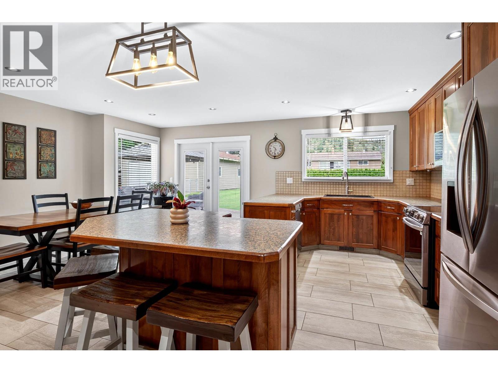 6451 Beaver Crescent - 8