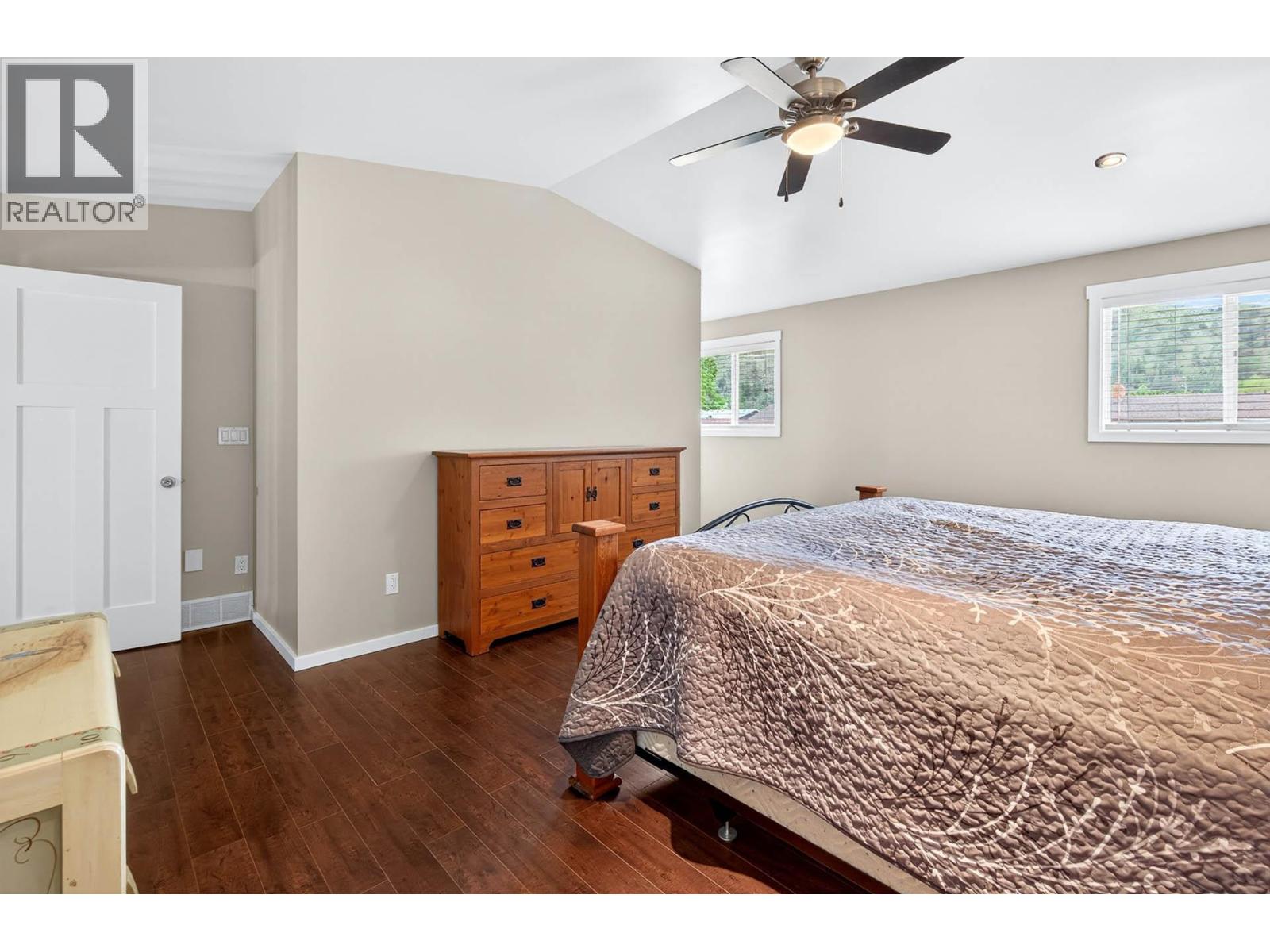 6451 Beaver Crescent - 37
