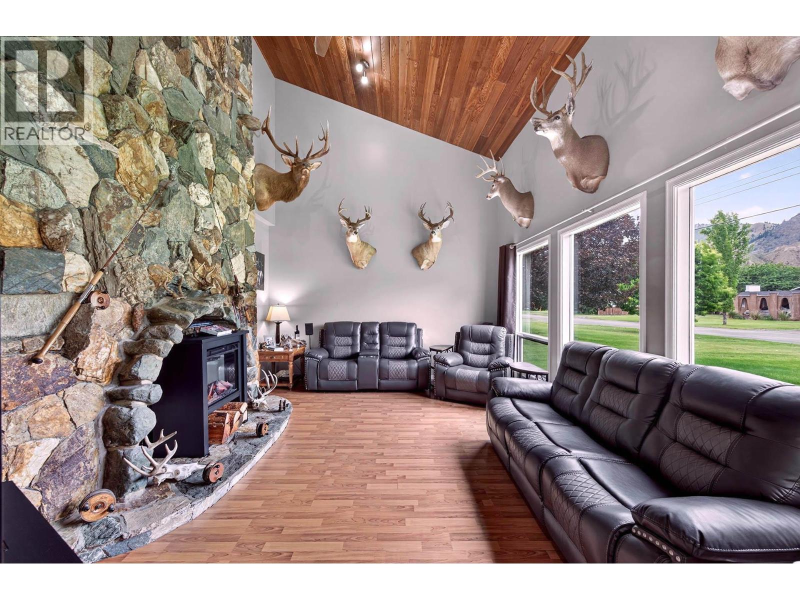 6451 Beaver Crescent - 27