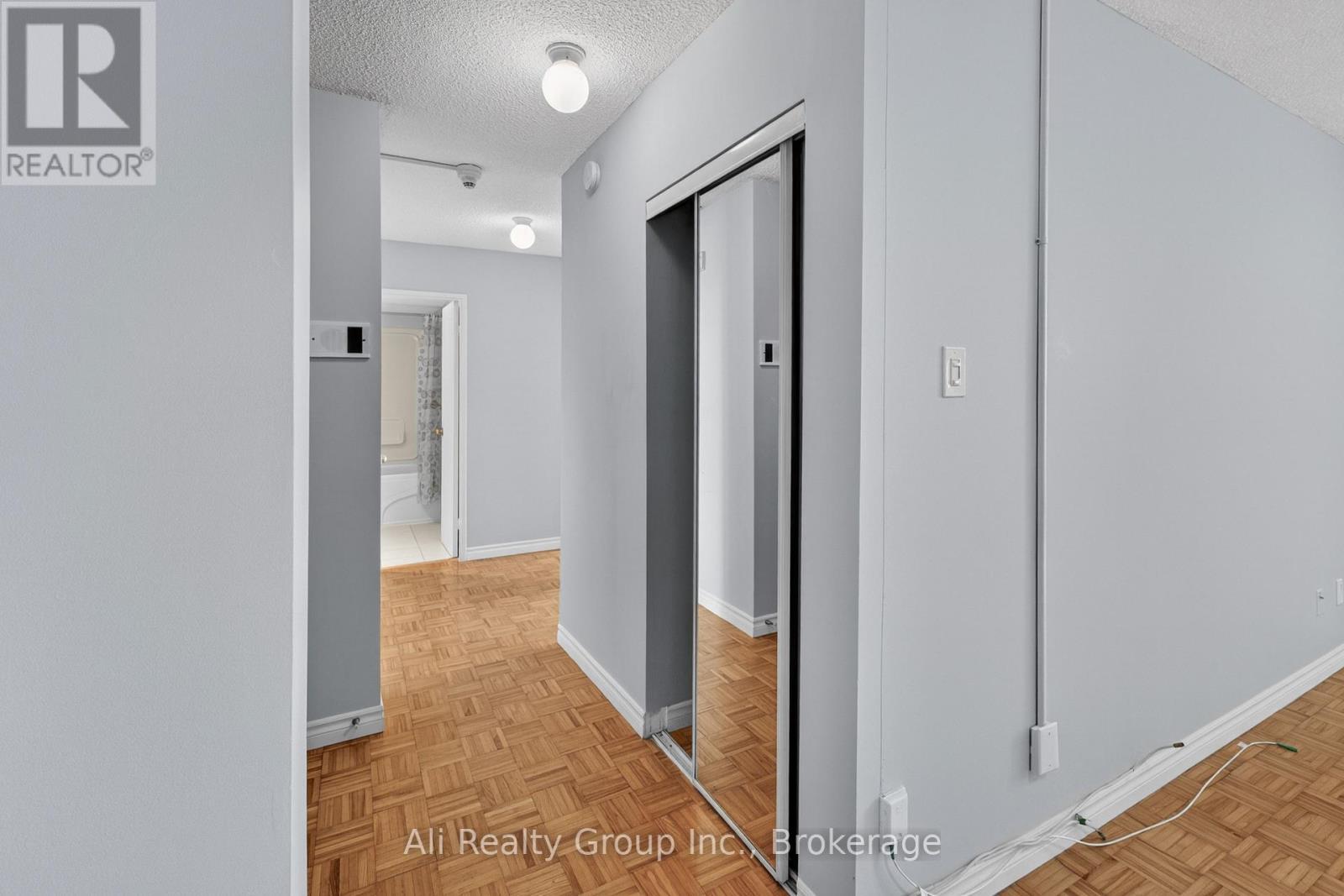 2 Bed, 1 Bath House for Rent in Ottawa – 1218 – 2020 JASMINE CRESCENT, Ottawa – MLS# X13225588 - Image 10