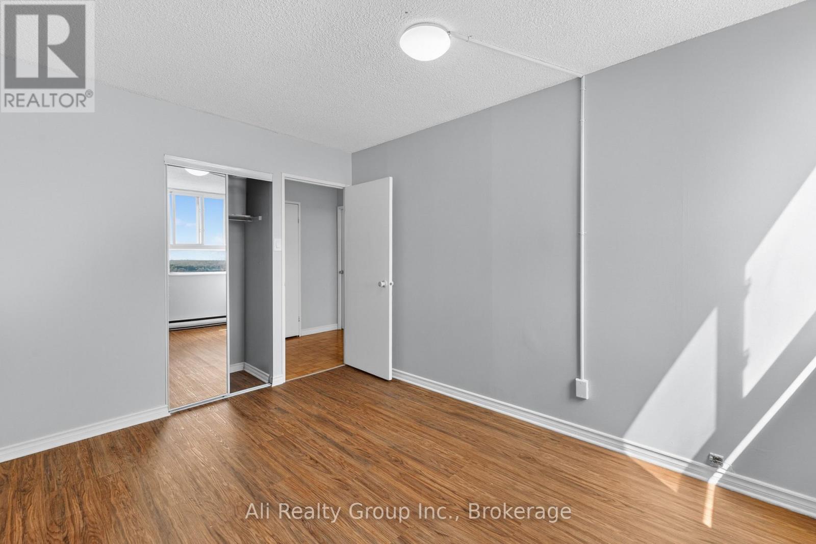 2 Bed, 1 Bath House for Rent in Ottawa – 1218 – 2020 JASMINE CRESCENT, Ottawa – MLS# X13225588 - Image 26