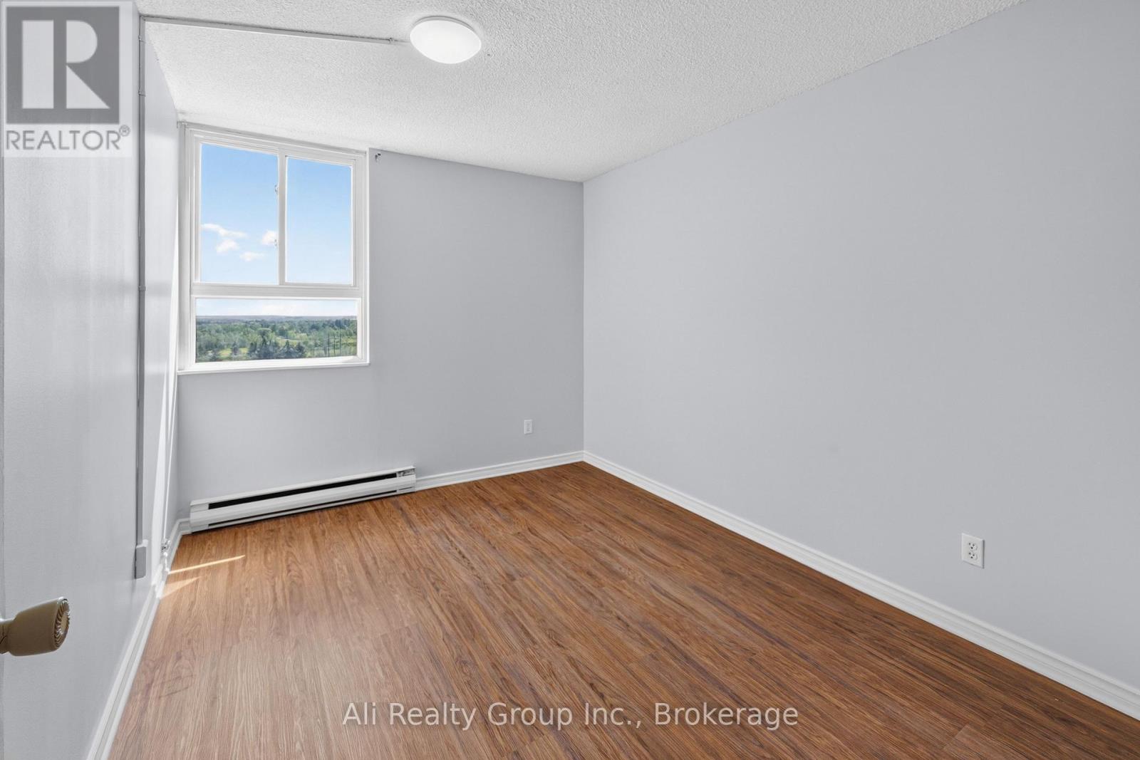 2 Bed, 1 Bath House for Rent in Ottawa – 1218 – 2020 JASMINE CRESCENT, Ottawa – MLS# X13225588 - Image 28