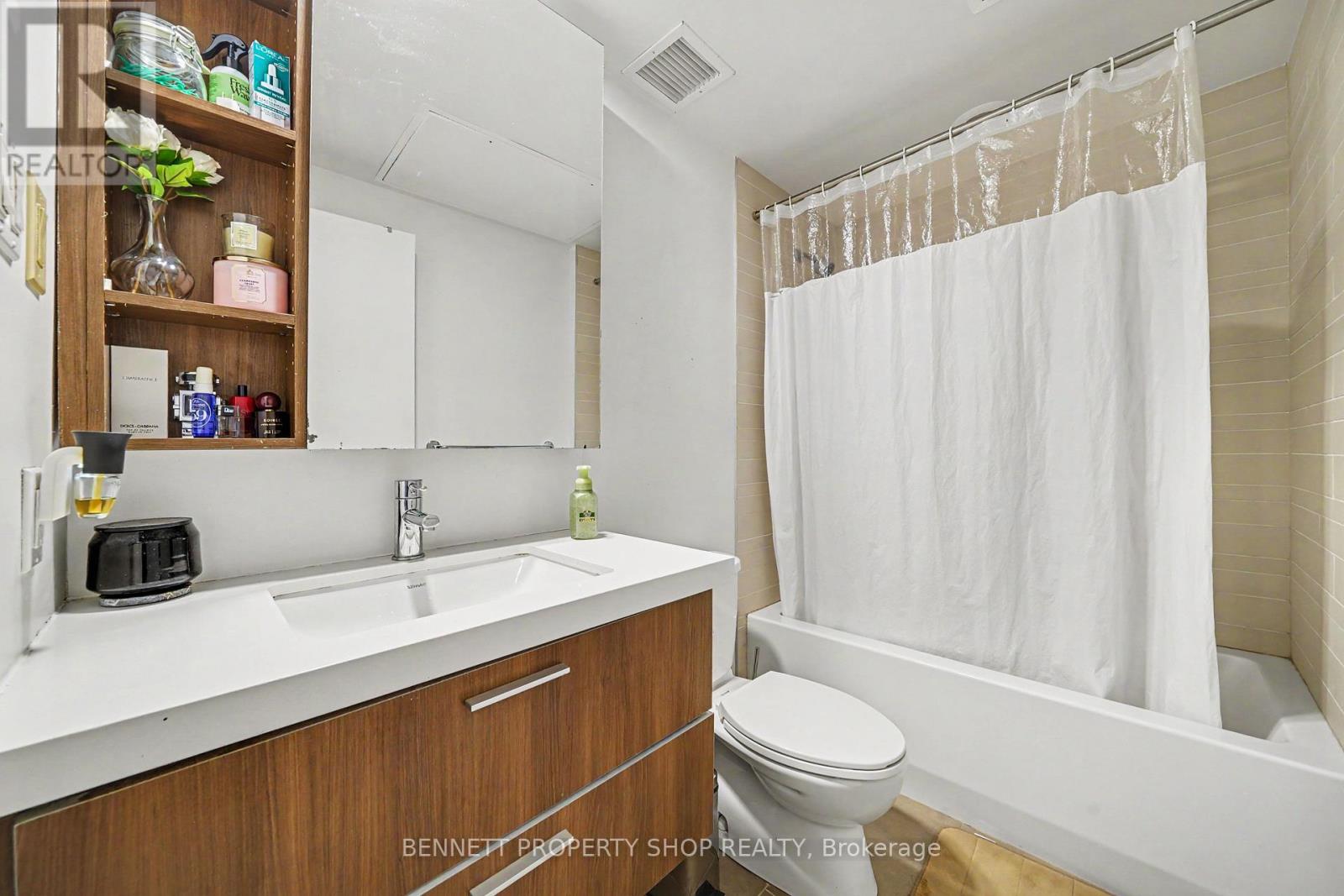 #507 360 MCLEOD STREET - 7