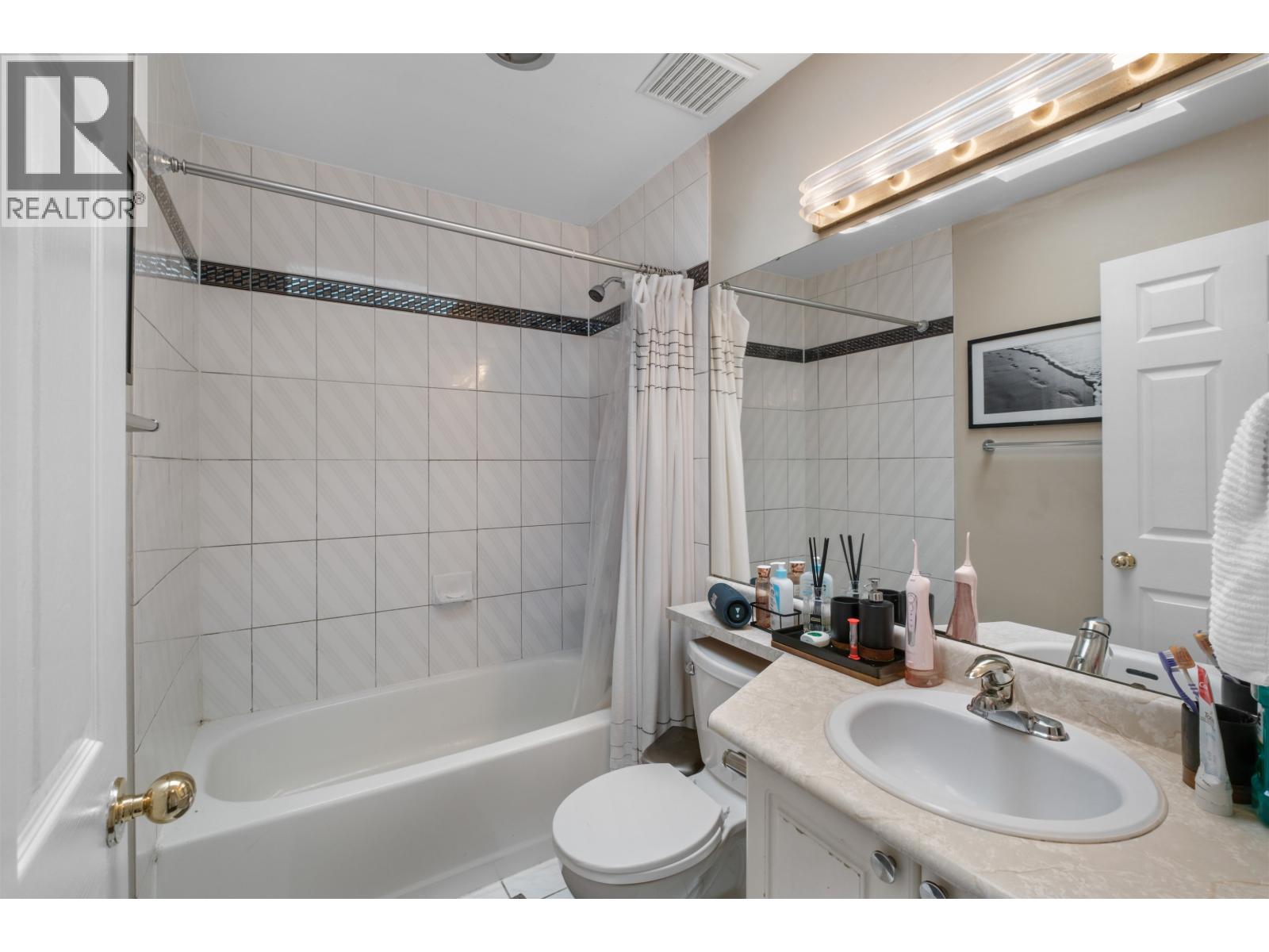 230 ST. PATRICKS AVENUE, North Vancouver