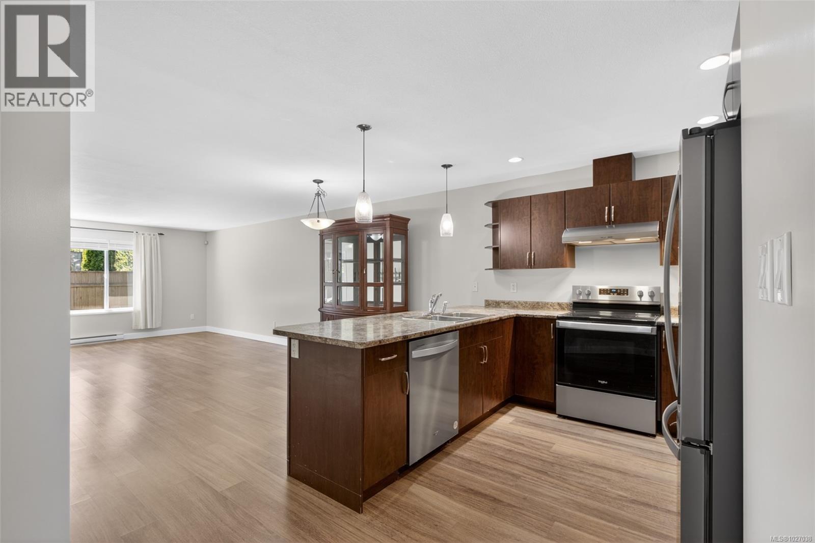#6 3400 Coniston Cres - 8