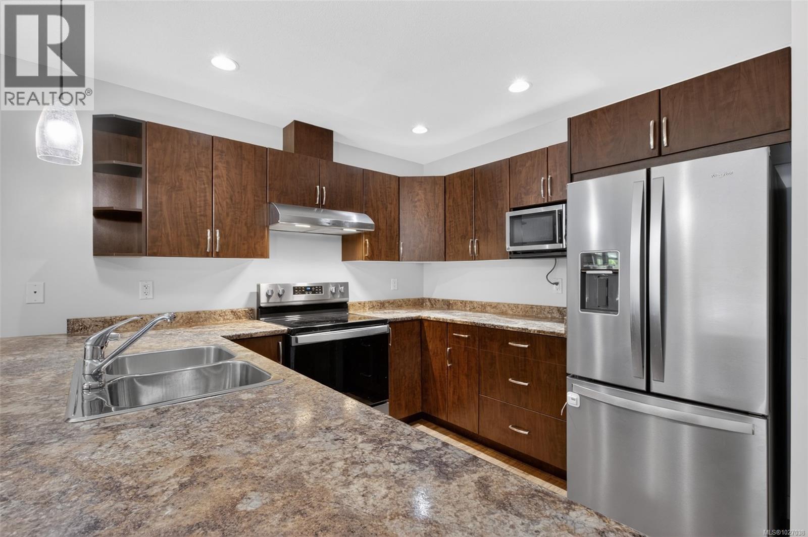 #6 3400 Coniston Cres - 6