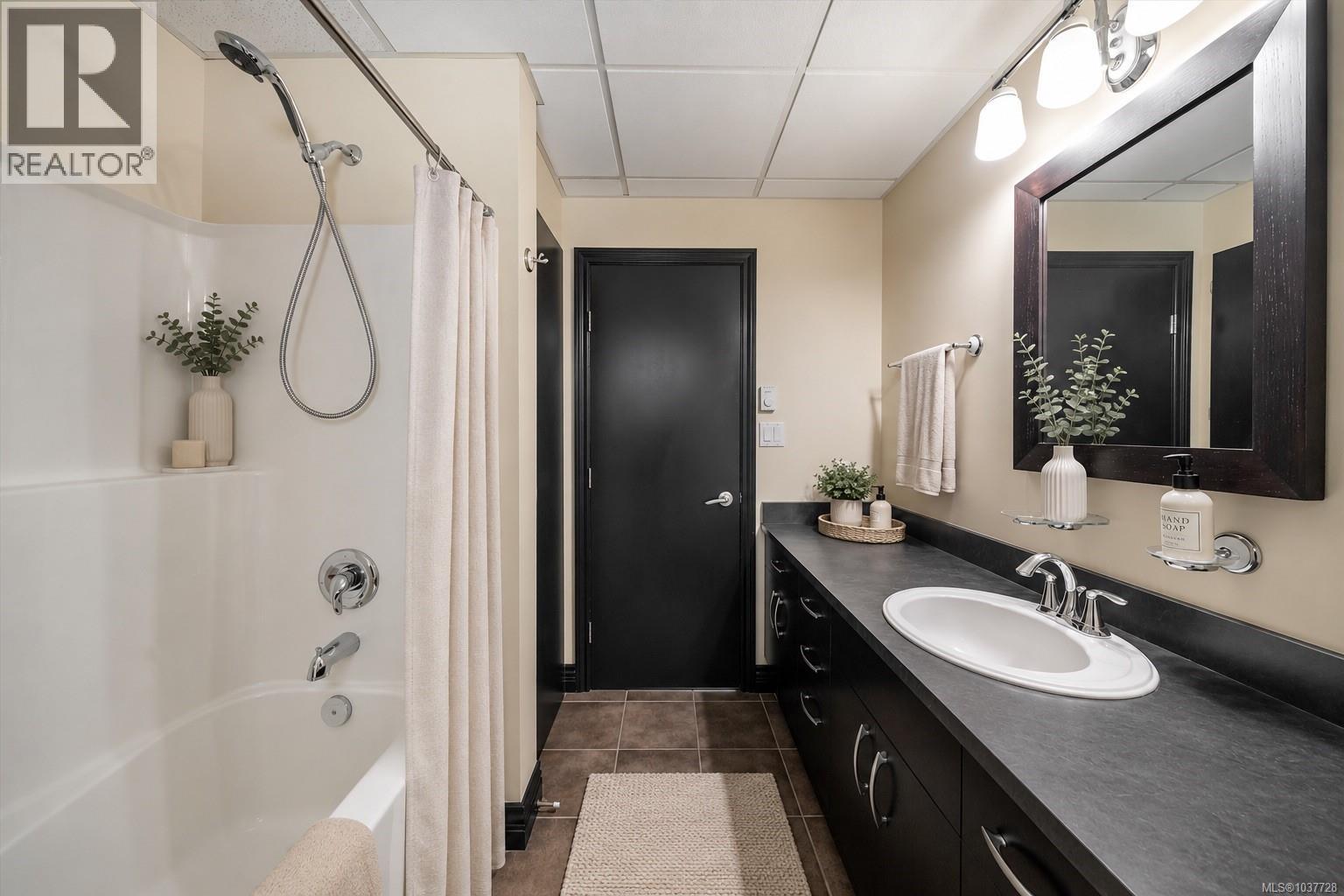 1456 Hurford Ave - 83