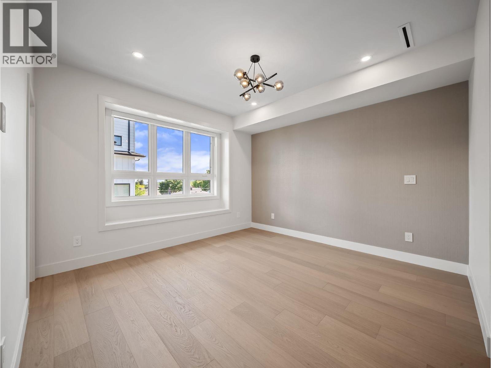 6 Bed, 7 Bath House for Sale in Burnaby – 1 3786 PETER STREET, Burnaby – MLS# R3129047 - Image 25