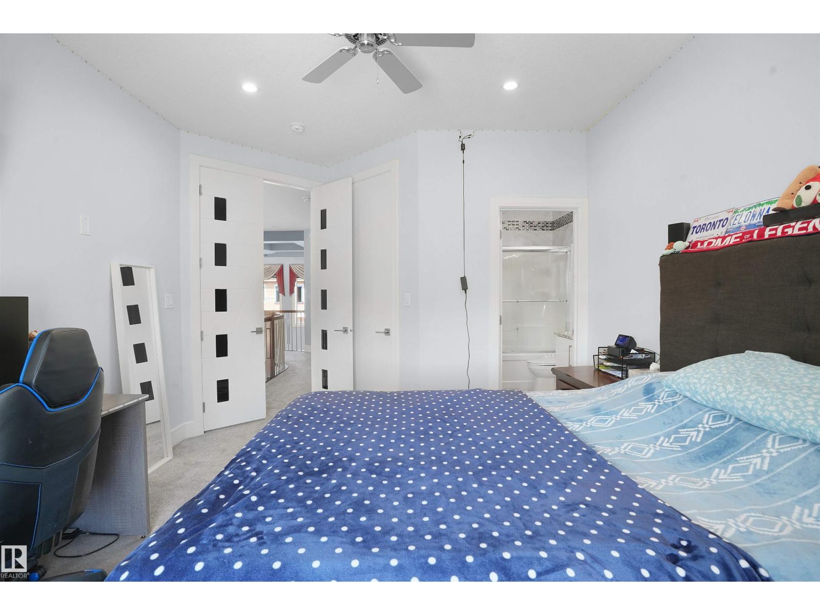 16608 9 ST NE - 24