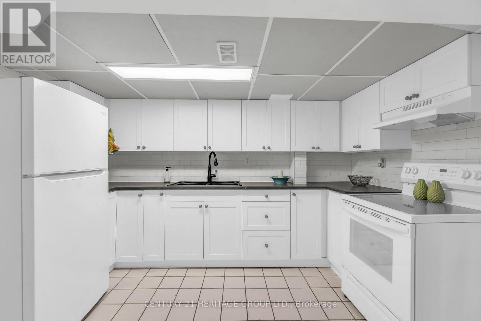 53 WILSTEAD DRIVE - 24