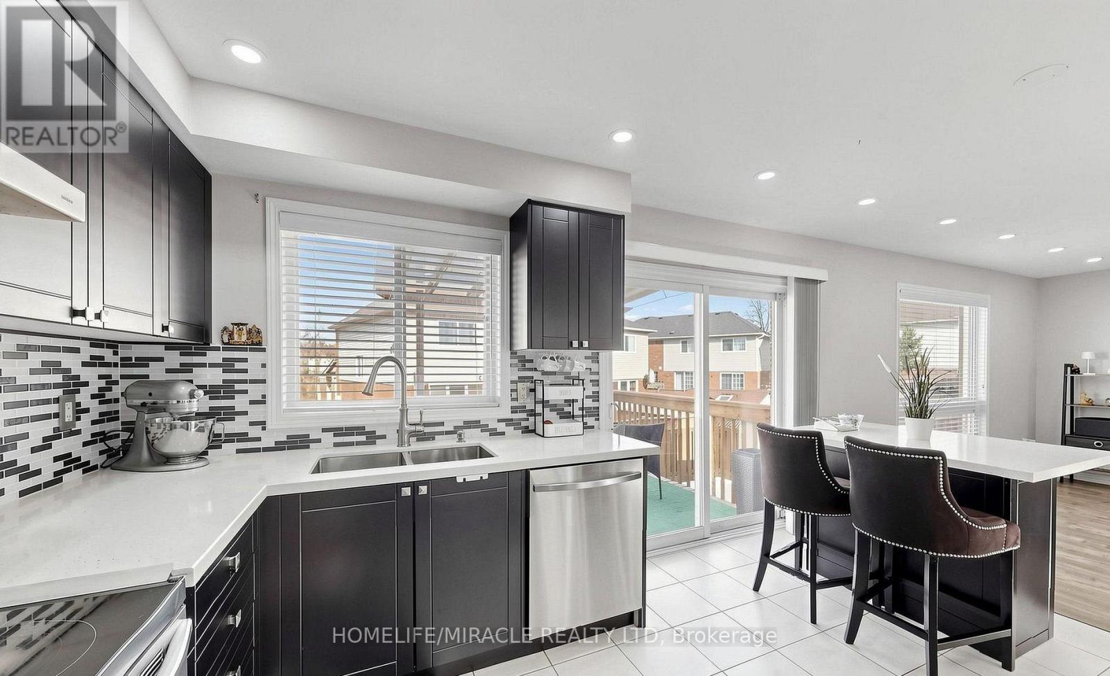 361 BRISDALE DRIVE N - 13