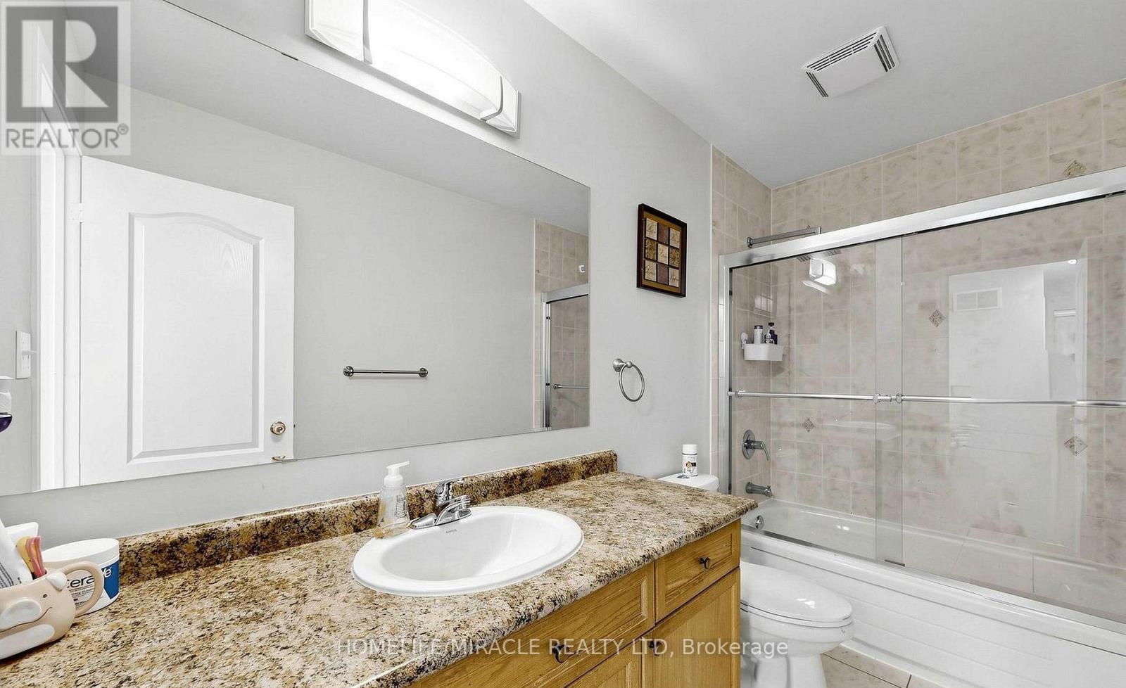 361 BRISDALE DRIVE N - 24