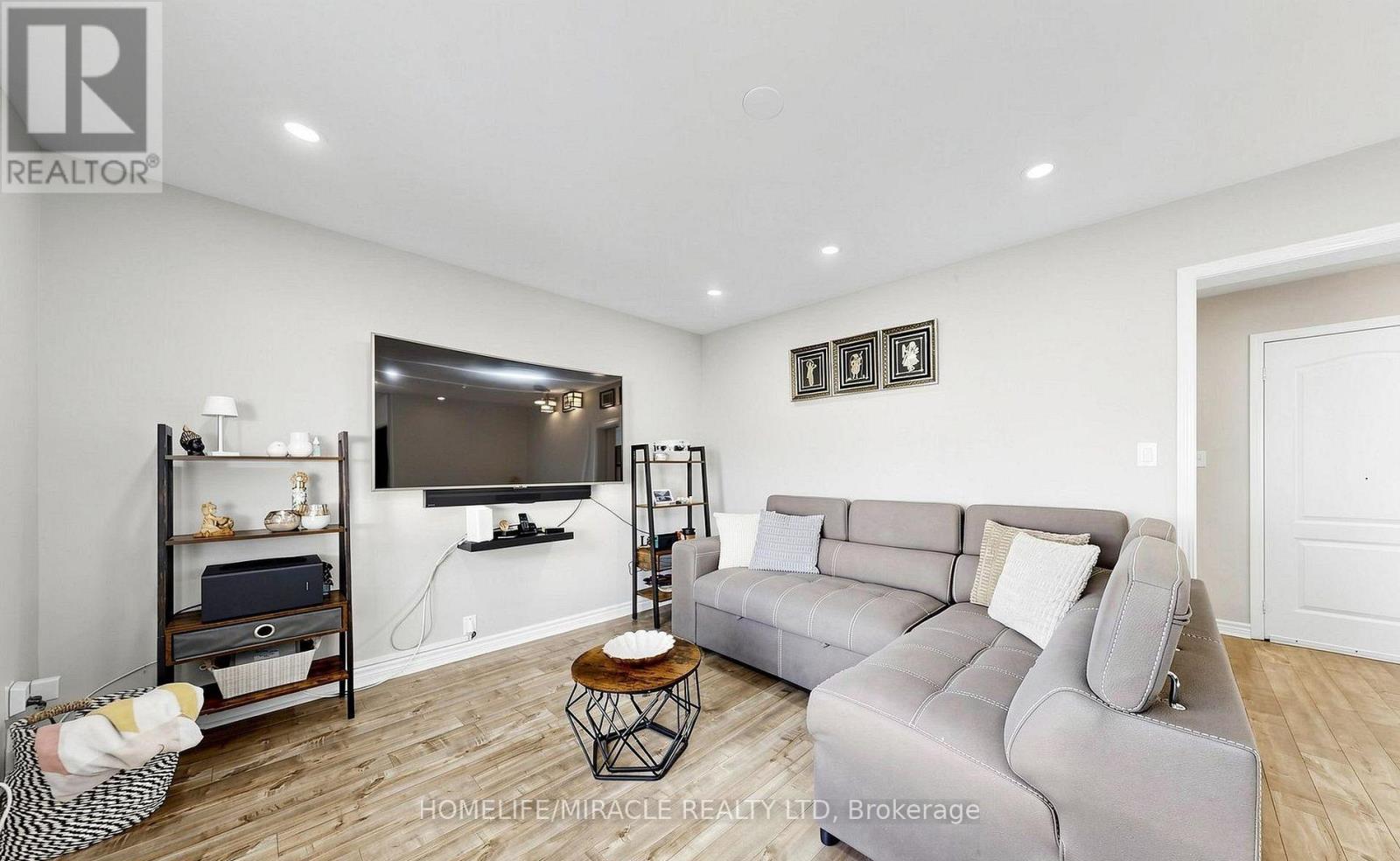 361 BRISDALE DRIVE N - 8