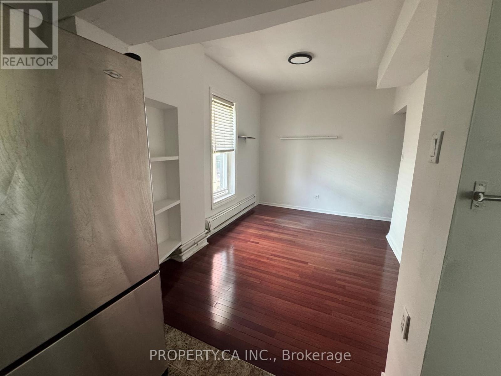 22 BRAD STREET - 22