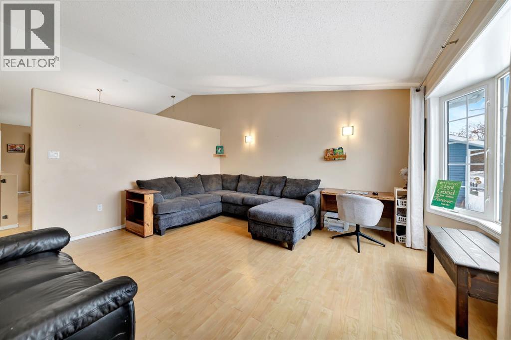 207 3rd Avenue E - 2