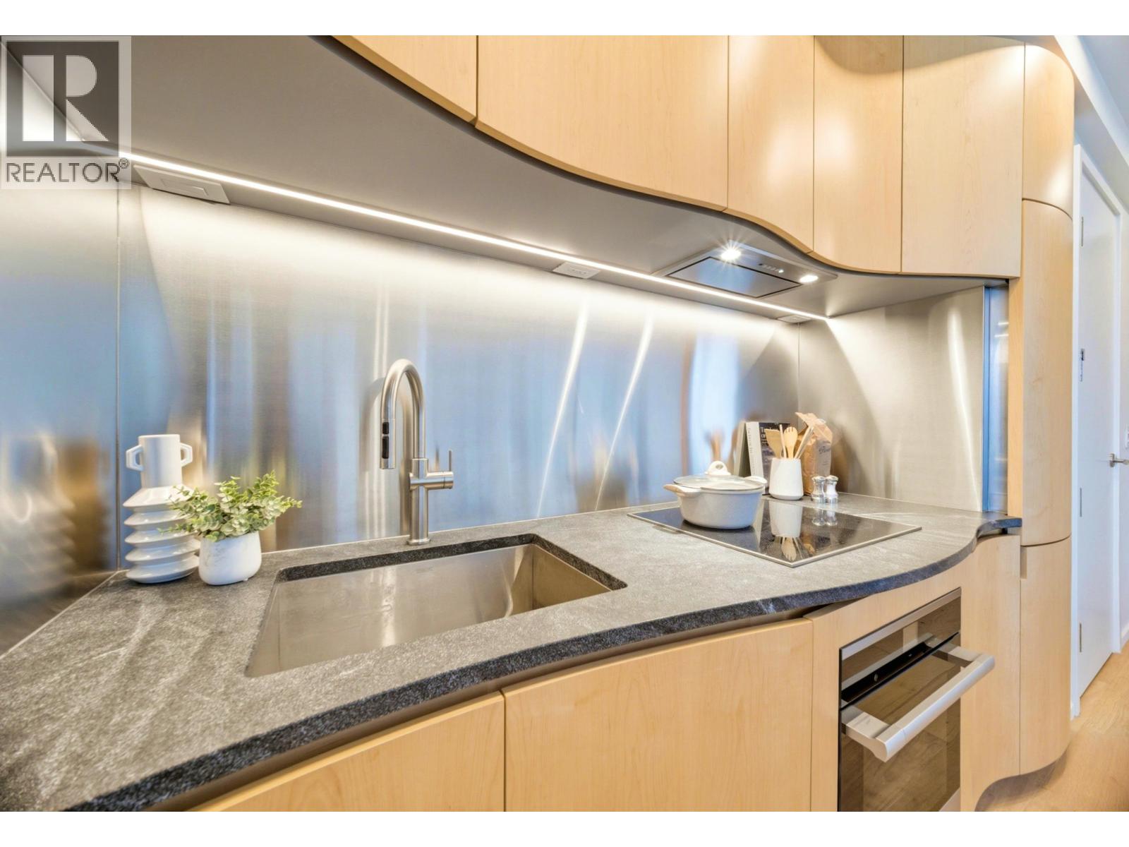 3202 1568 ALBERNI STREET, Vancouver