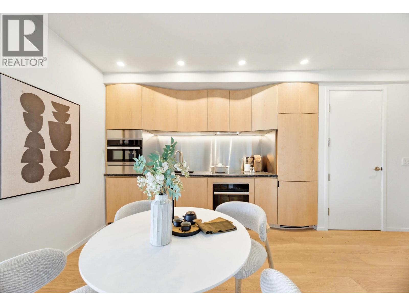 3202 1568 ALBERNI STREET, Vancouver