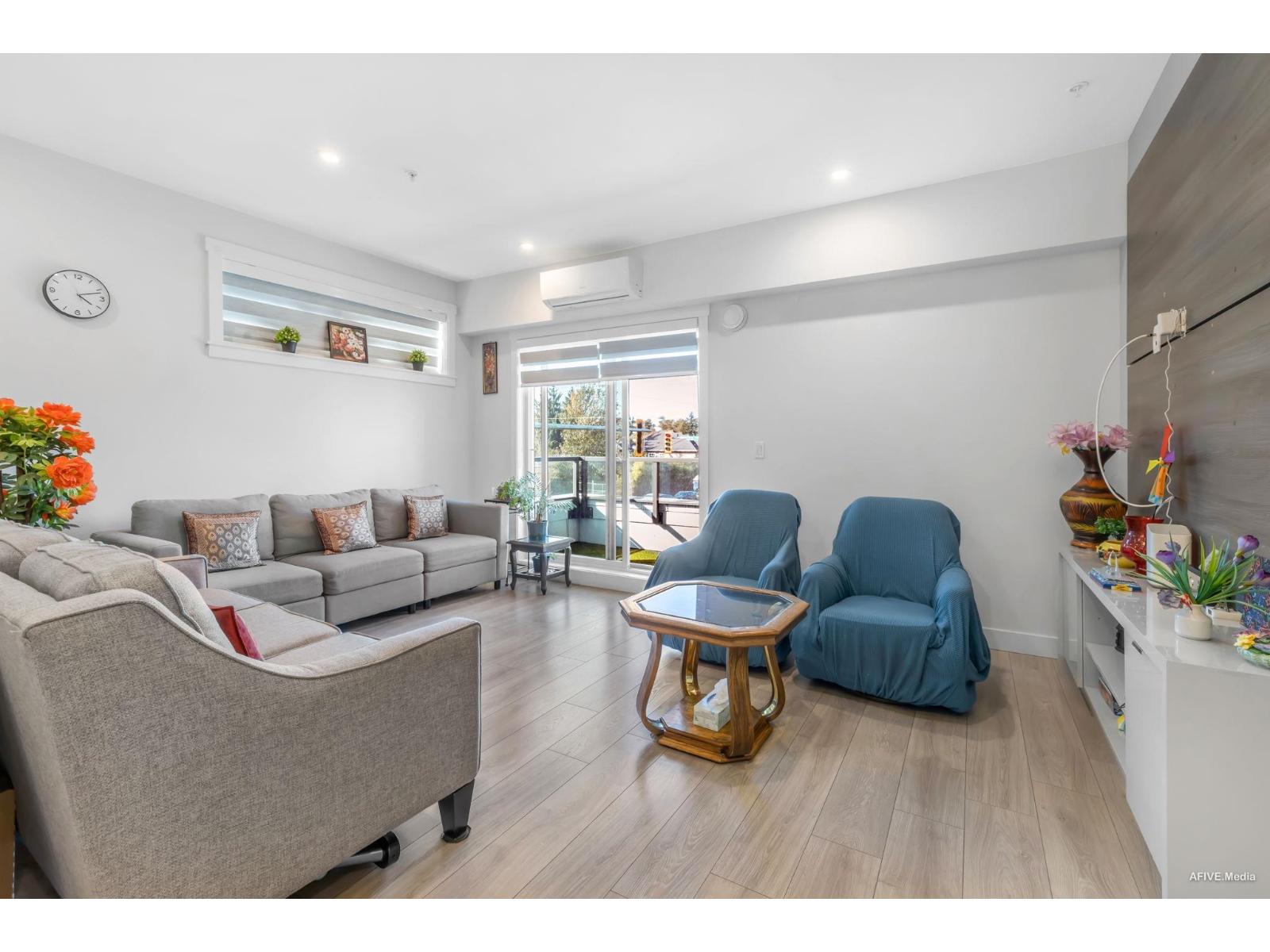 B208 14438 72 AVENUE
