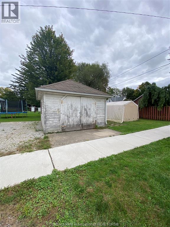 299 Victoria AVENUE - 18