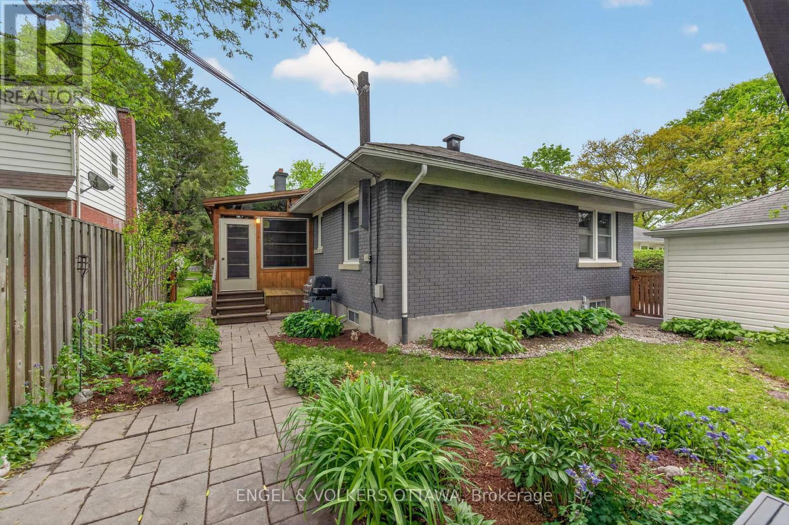 137 RACHAEL AVENUE - 36
