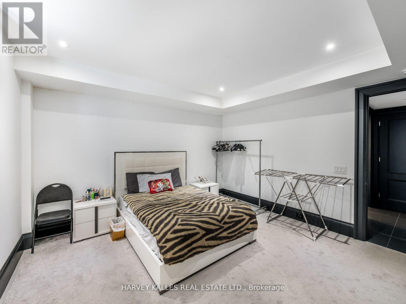 327 CORTLEIGH BOULEVARD - 28
