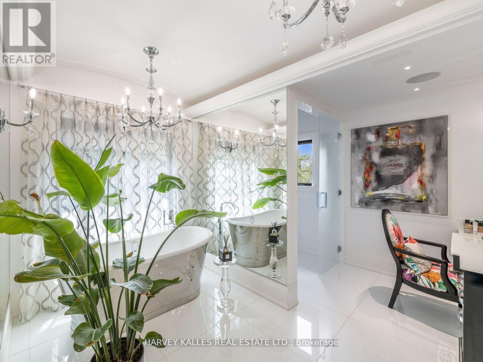 327 CORTLEIGH BOULEVARD - 22