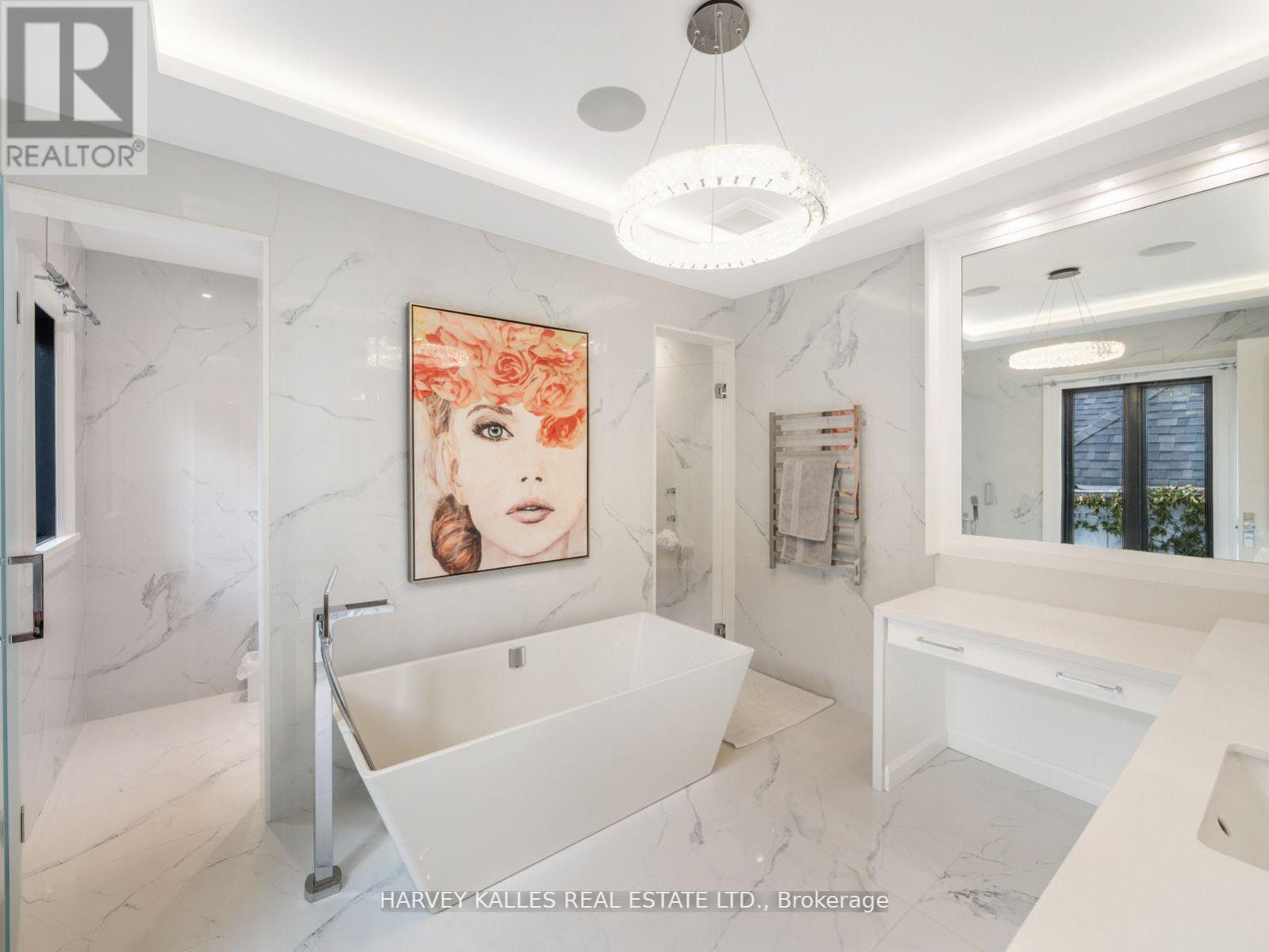 327 CORTLEIGH BOULEVARD - 25