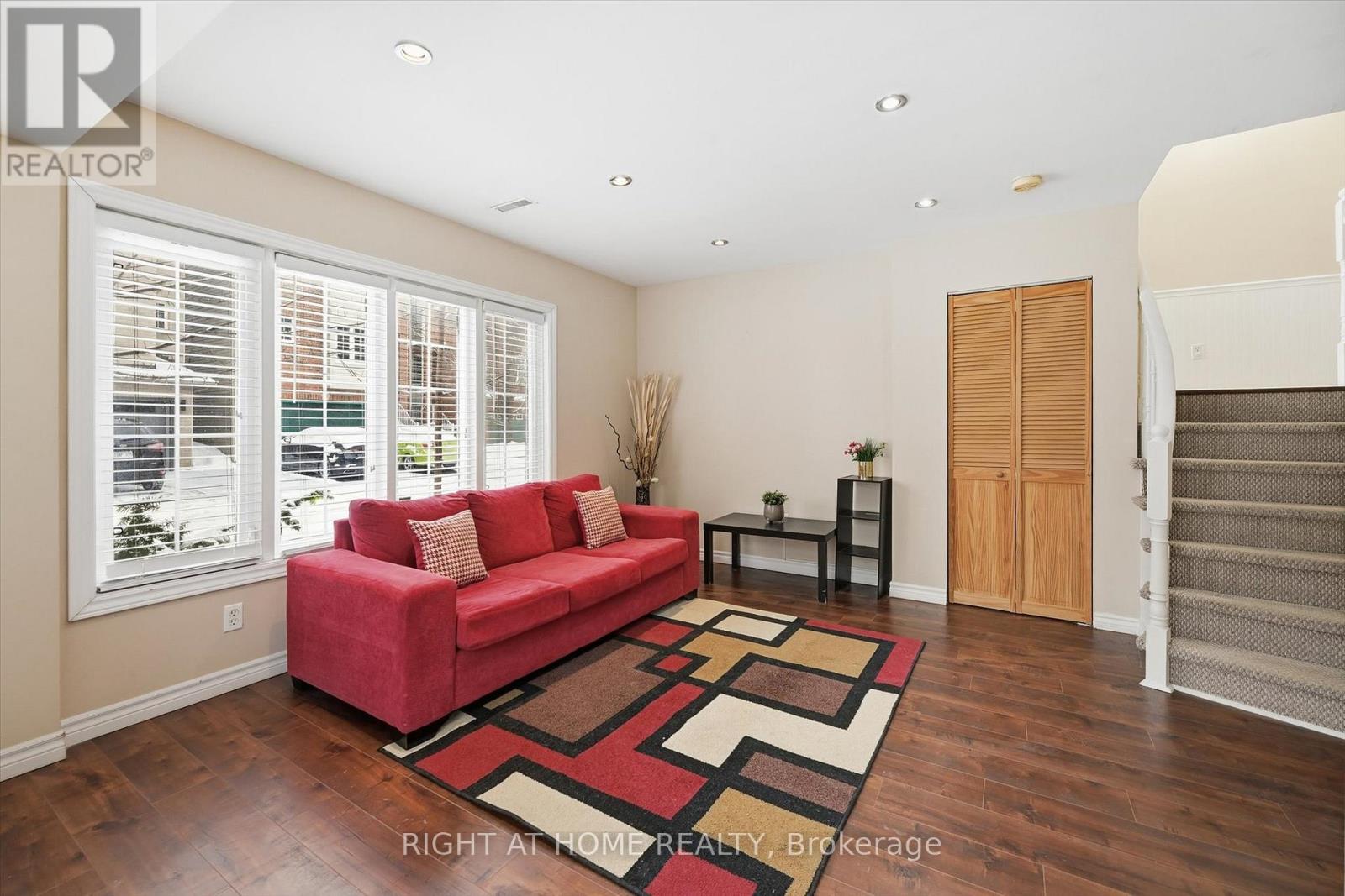 #32 5110 FAIRVIEW STREET - 27