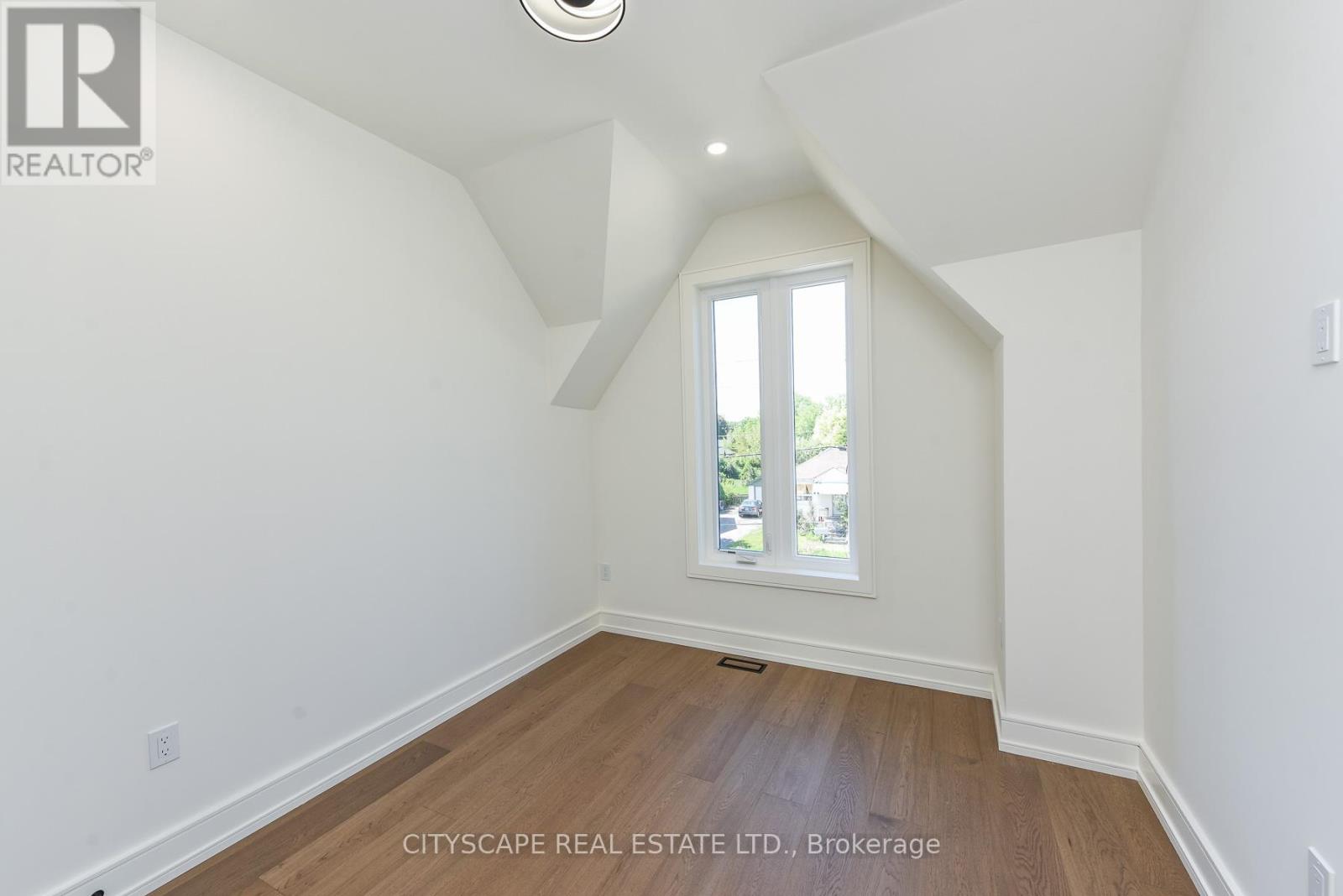956 FOURTH STREET - 32