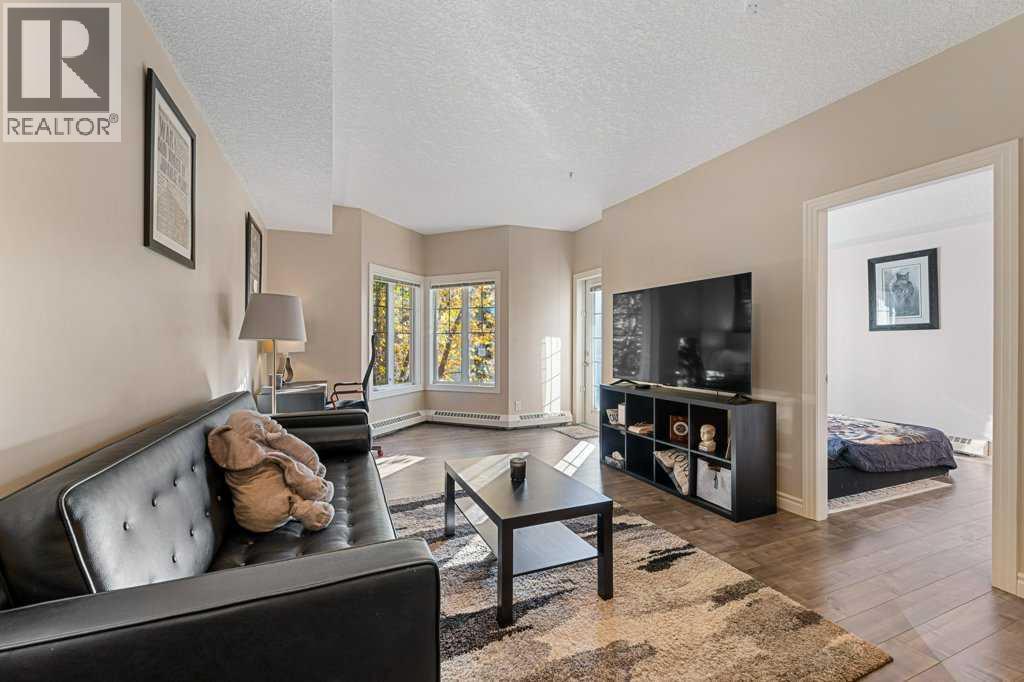 #240 60 Royal Oak Plaza NW - 15