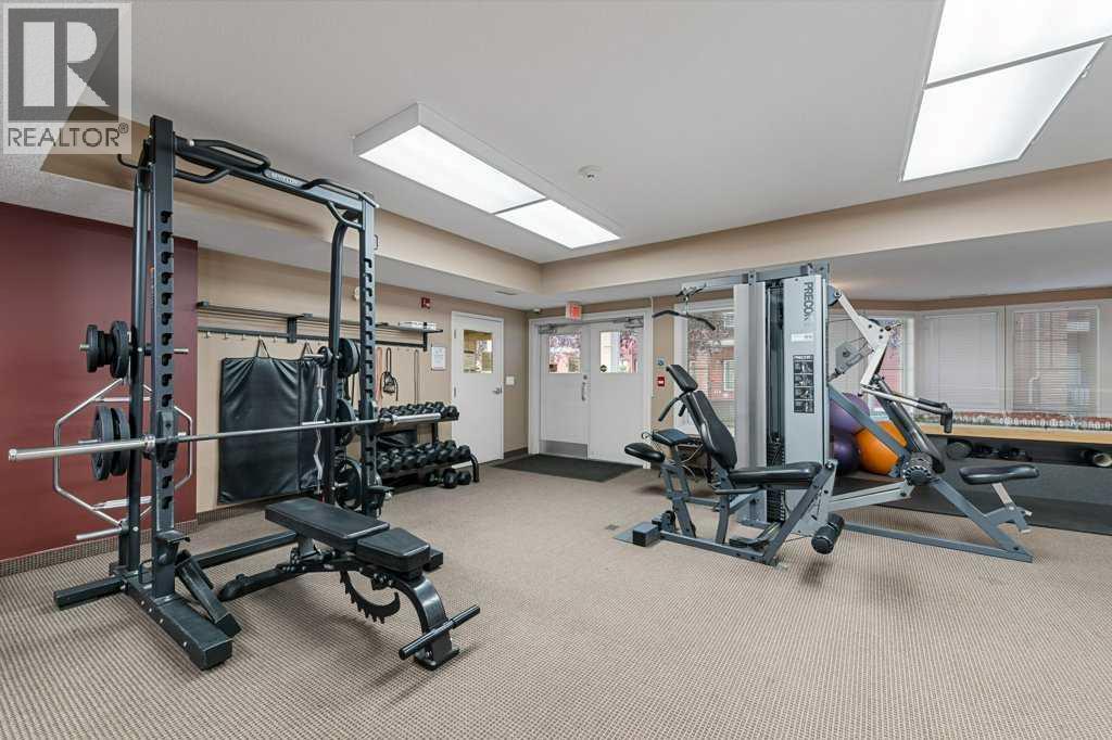 #240 60 Royal Oak Plaza NW - 27